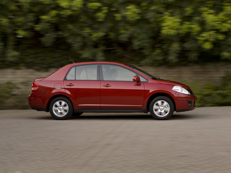 Nissan Versa Desktop Wallpaper