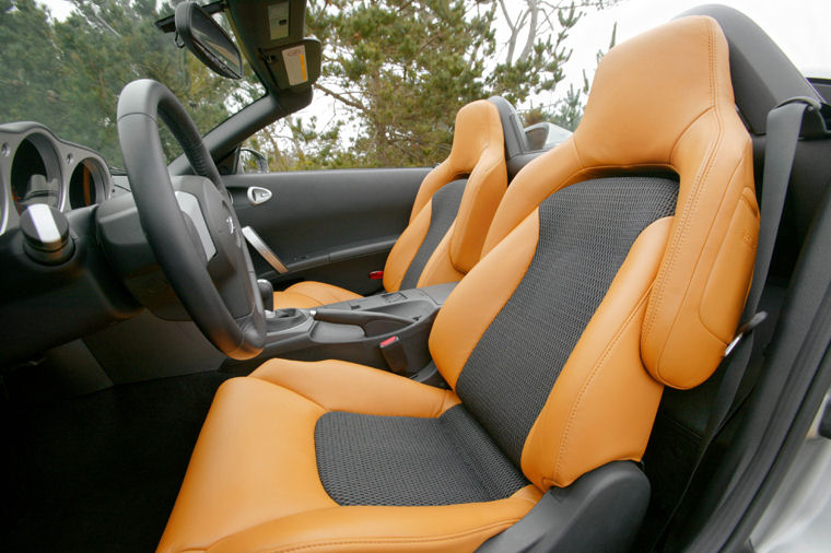 2004 Nissan Z Roadster Front Seats Picture