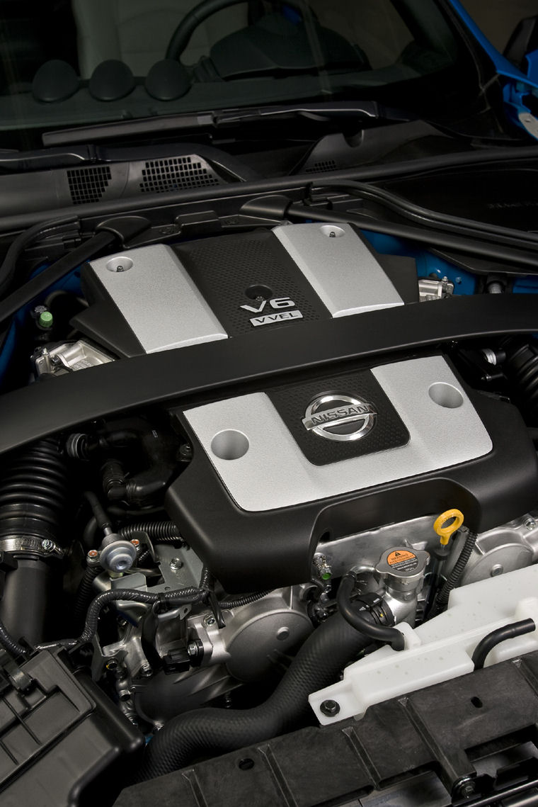 2009 Nissan 370Z 3.7L V6 Engine Picture