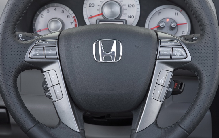 2011 honda pilot steering wheel size