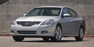 2010 Nissan Altima Reviews / Specs / Pictures / Prices
