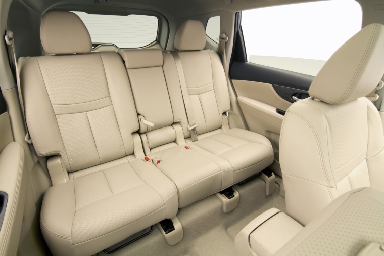 2015 Nissan Rogue SL AWD Rear Seats Picture