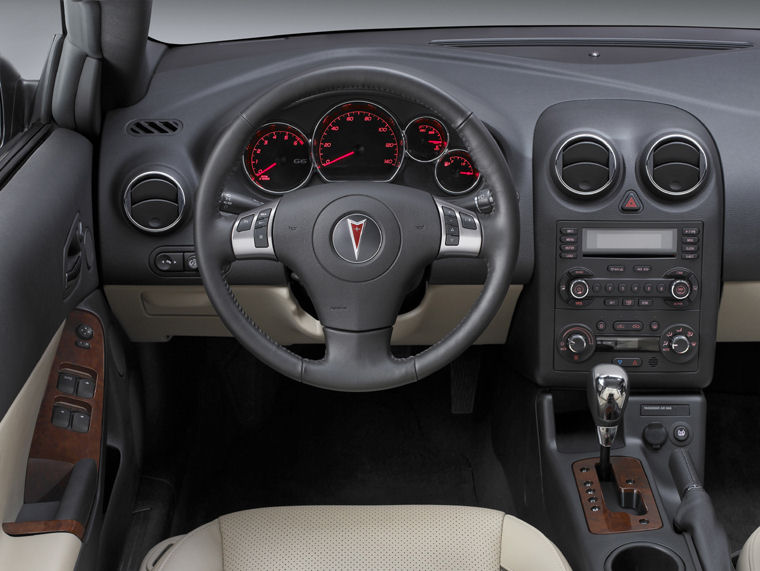 2007 Pontiac G6 Convertible Cockpit Picture