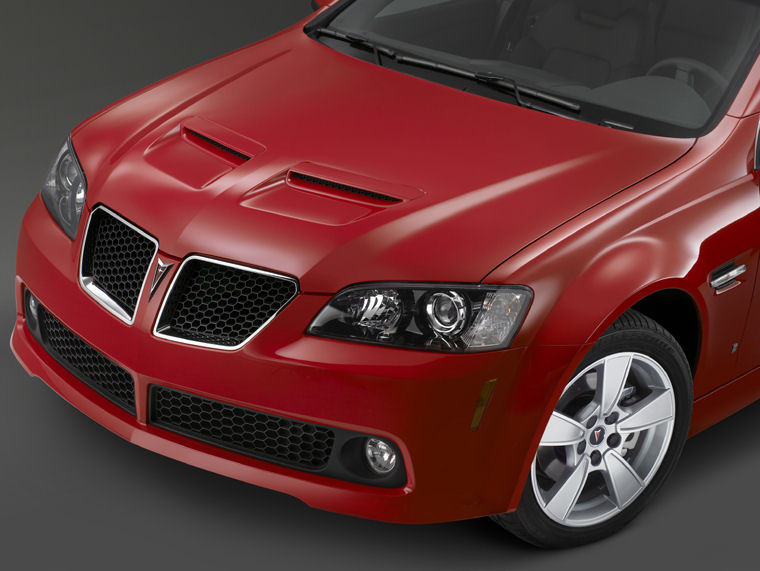 2009 Pontiac G8 GT Headlights Picture