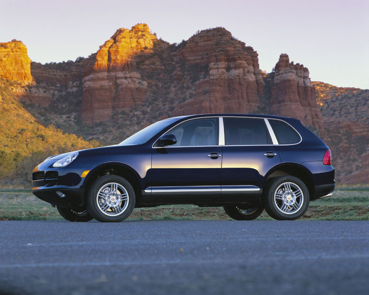 2004 Porsche Cayenne S Picture