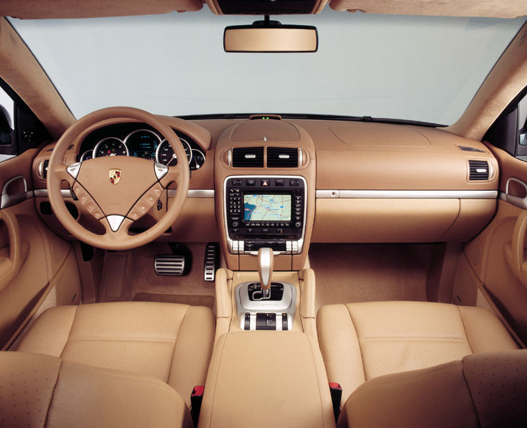 2006 Porsche Cayenne Turbo S Cockpit Picture