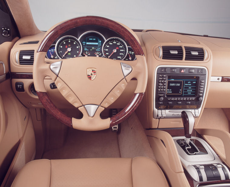 2006 Porsche Cayenne Turbo S Cockpit Picture