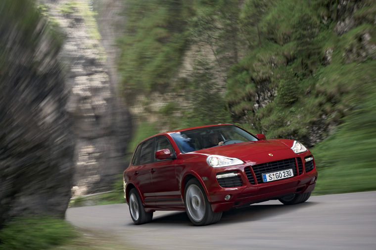 2009 Porsche Cayenne GTS Picture