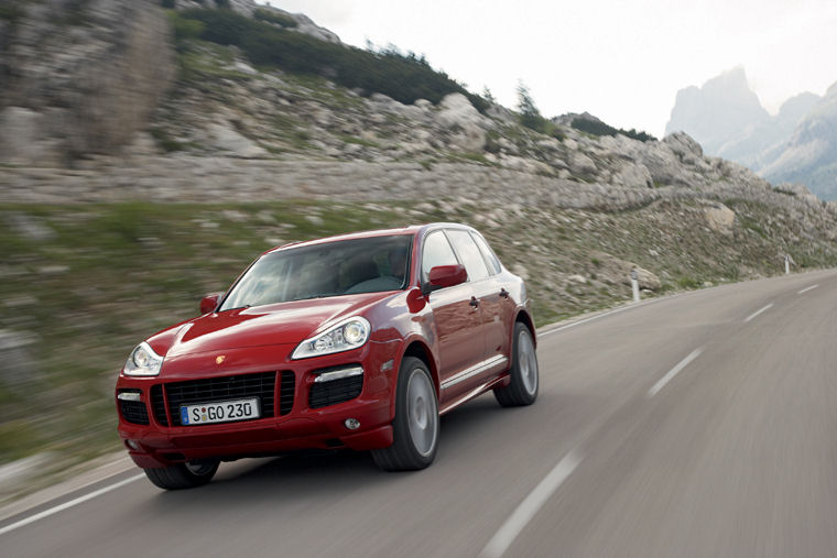 2009 Porsche Cayenne GTS Picture