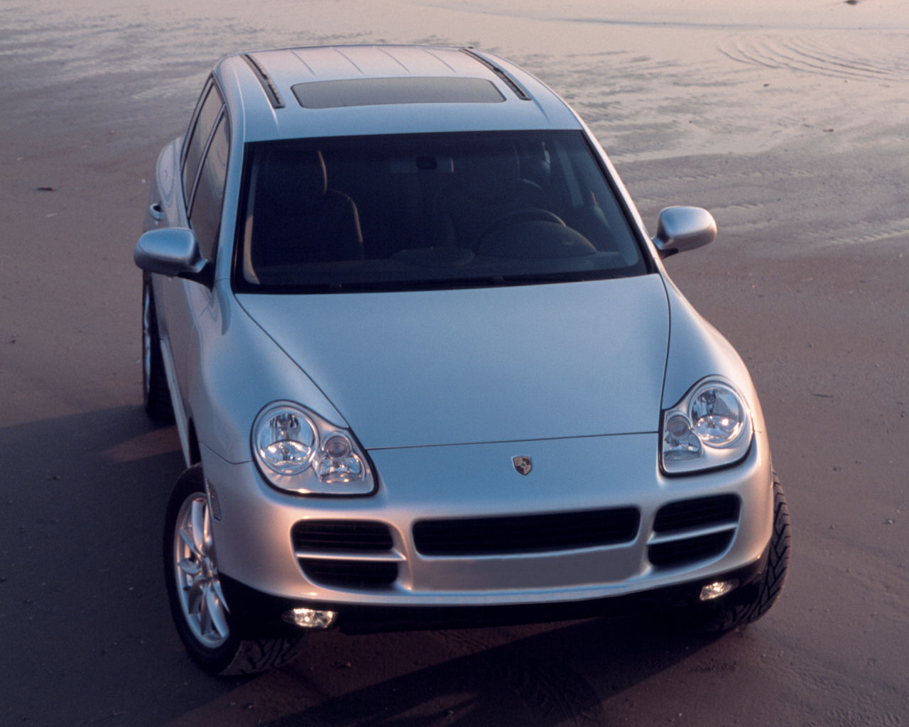 Porsche Cayenne Desktop Wallpaper