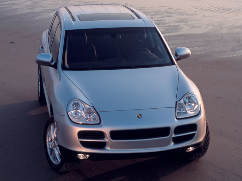 Porsche Cayenne Desktop Wallpaper