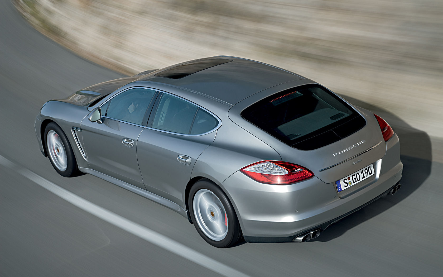 Porsche Panamera Desktop Wallpaper