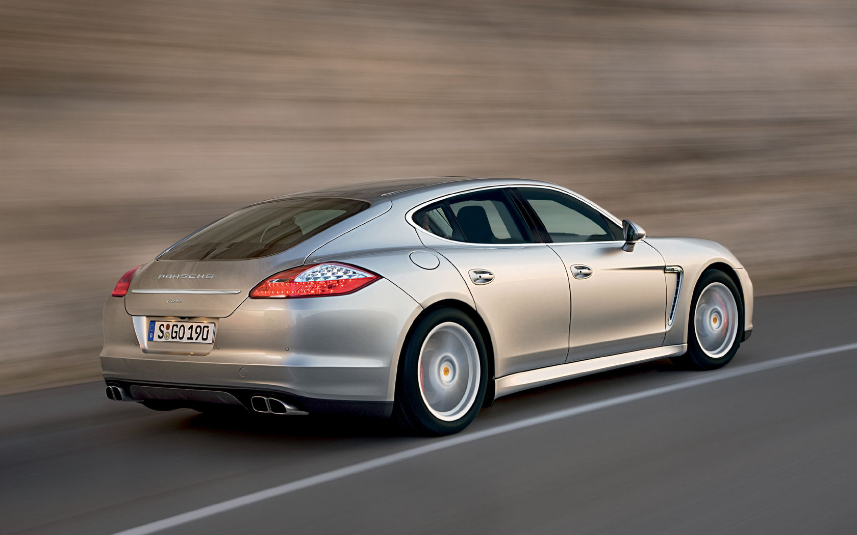 Porsche Panamera Desktop Wallpaper