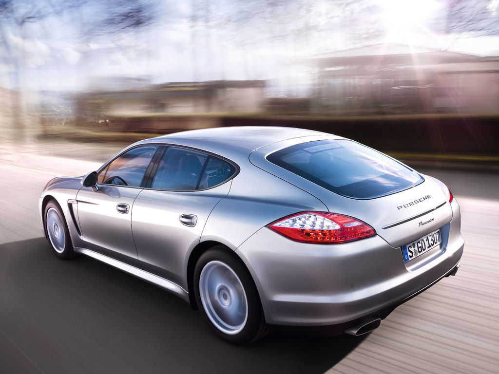 Porsche Panamera Desktop Wallpaper