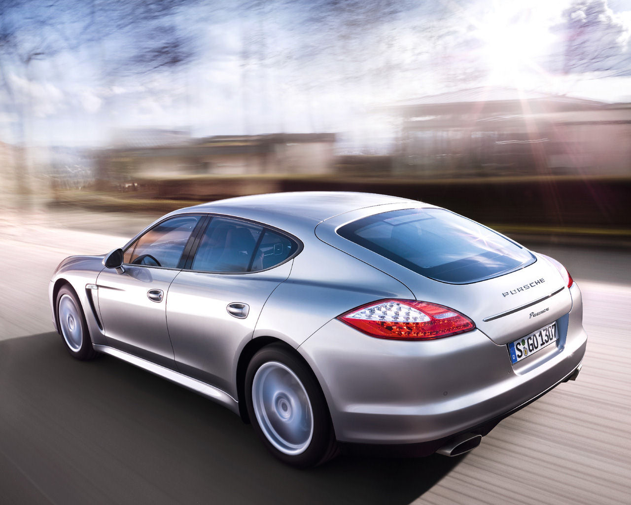 Porsche Panamera Desktop Wallpaper