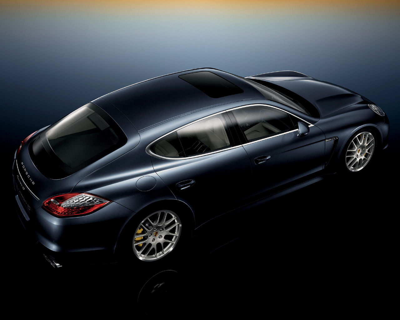 Porsche Panamera Desktop Wallpaper