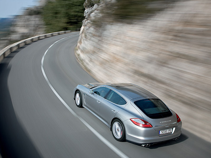 Porsche Panamera Desktop Wallpaper