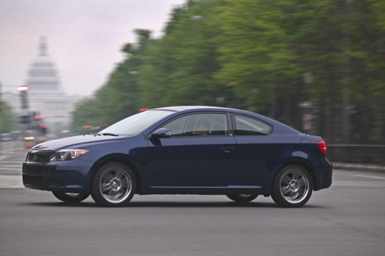 2005 Scion tC Picture