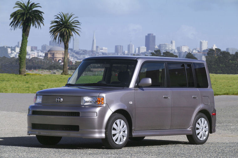 2004 Scion xB Picture