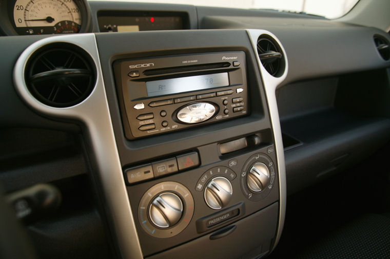 2004 Scion xB Dashboard Picture