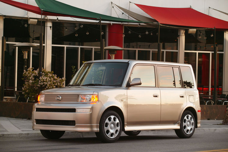 2004 Scion xB Picture