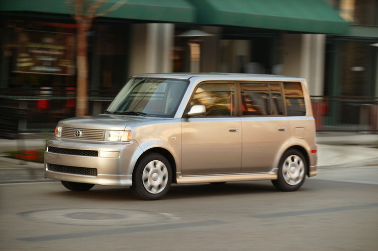 2004 Scion xB Picture