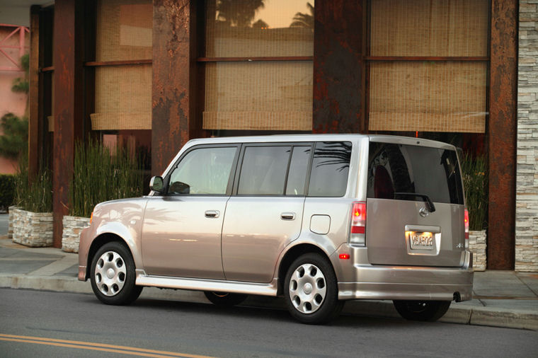 2004 Scion xB Picture