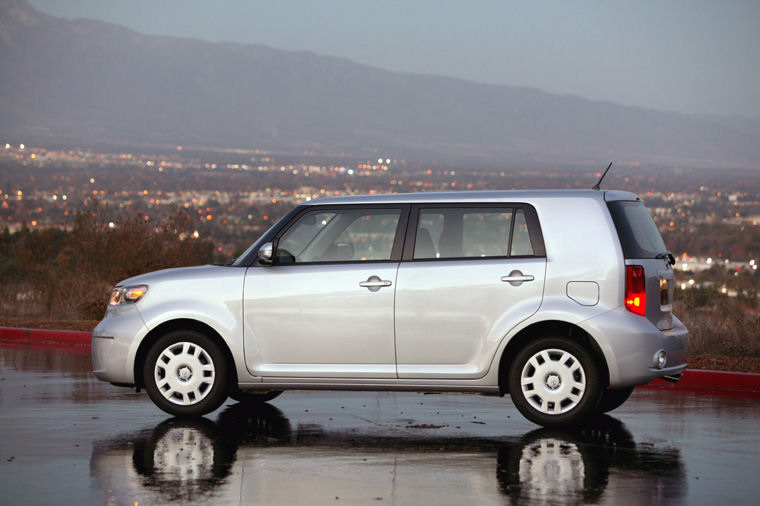 2009 Scion xB Picture