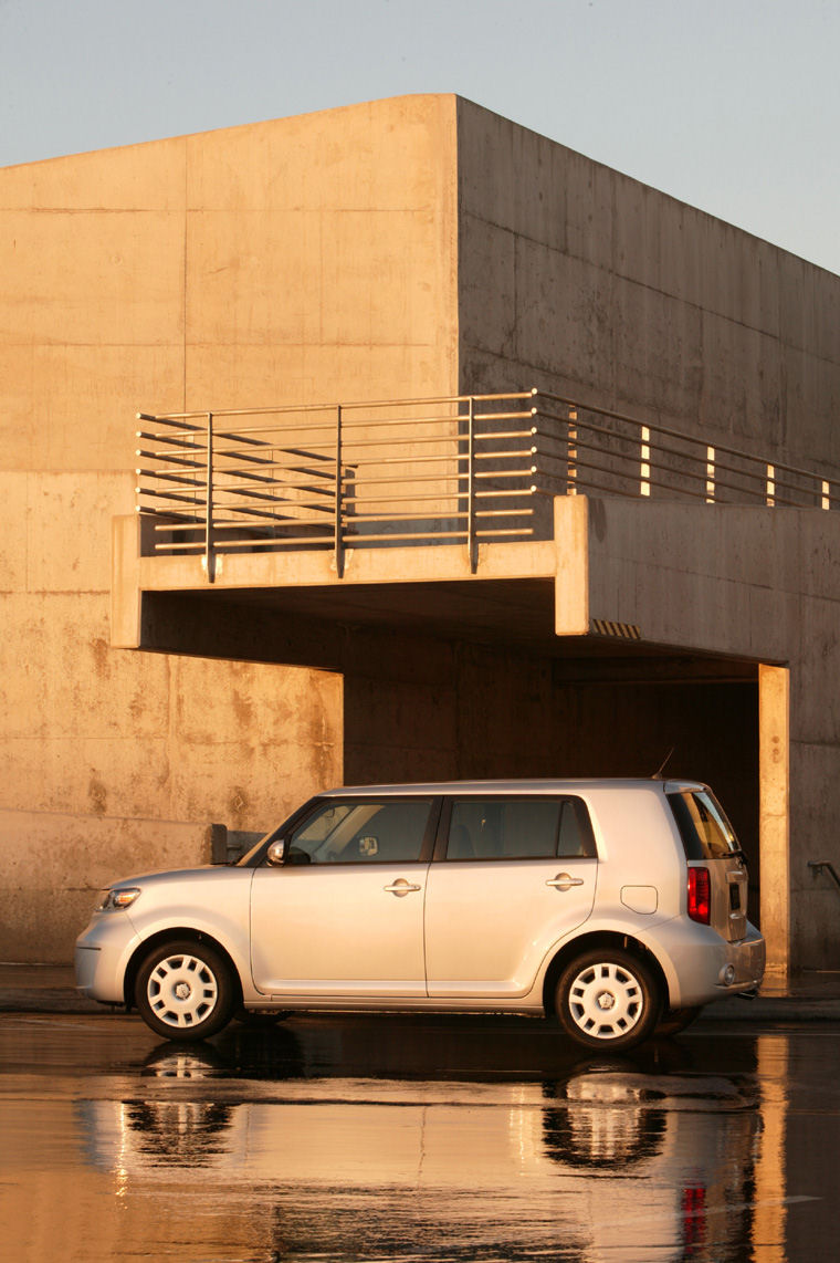 2009 Scion xB Picture