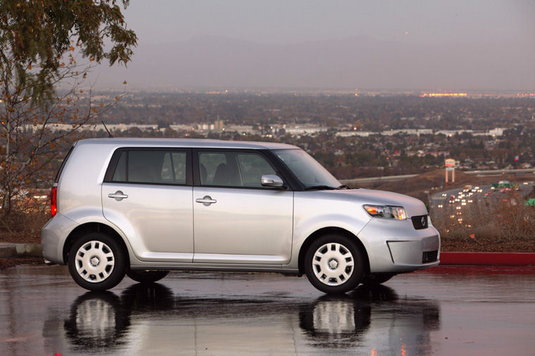 2009 Scion xB Picture