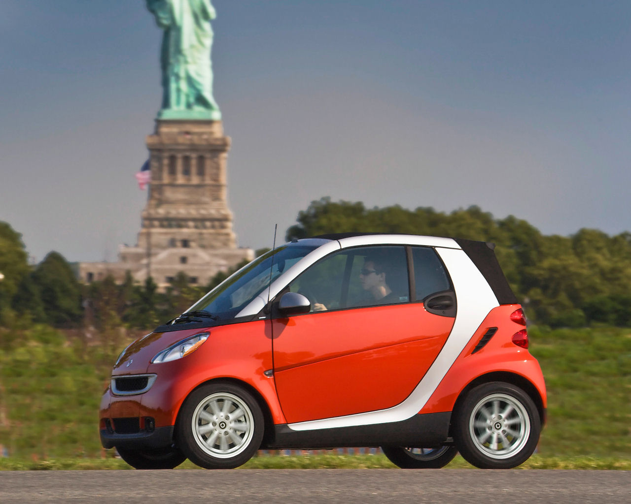 Smart Fortwo Desktop Wallpaper