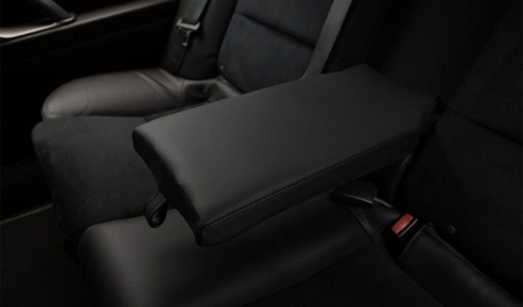 2009 Subaru Legacy 2.5 GT Spec.B Armrest Picture