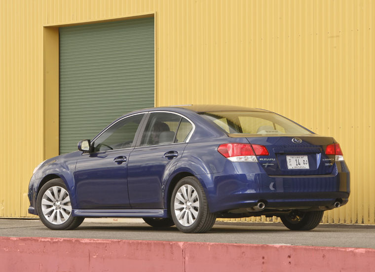2010 Subaru Legacy 3.6R Picture