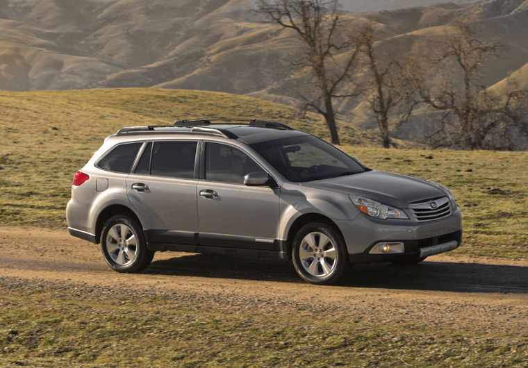 2010 Subaru Outback 3.6R Picture