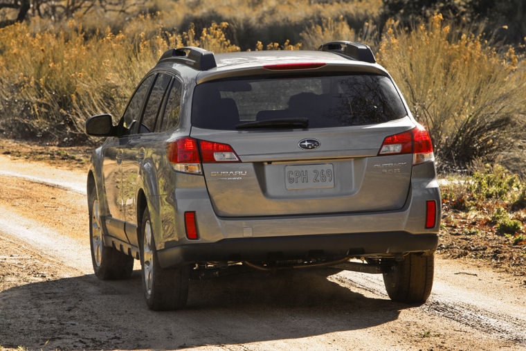 2010 Subaru Outback 3.6R Picture