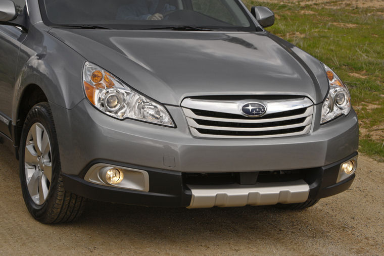 2011 Subaru Outback 3.6R Picture