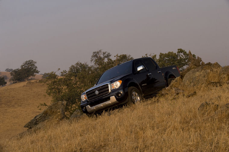 2009 Suzuki Equator Crew Cab Picture