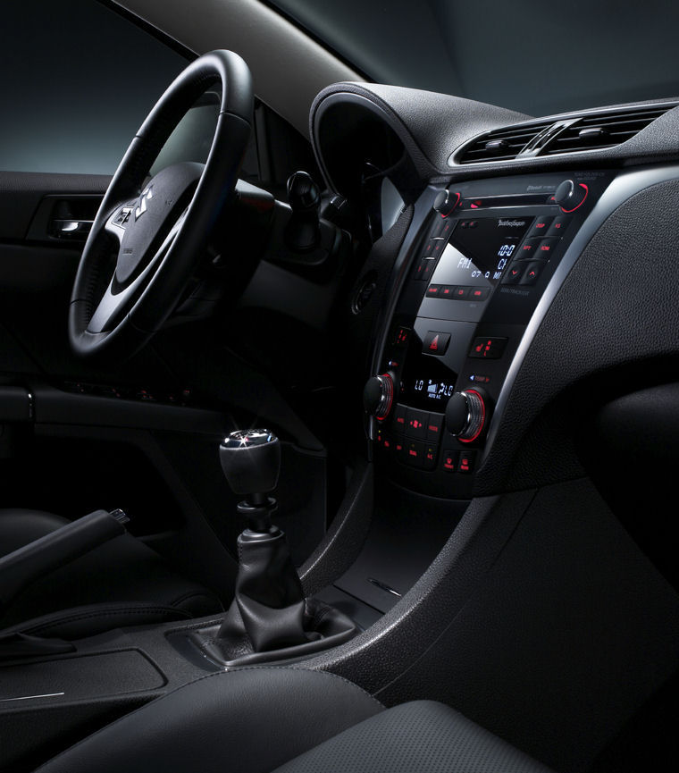 2010 Suzuki Kizashi Interior Picture