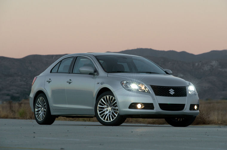 2010 Suzuki Kizashi Picture