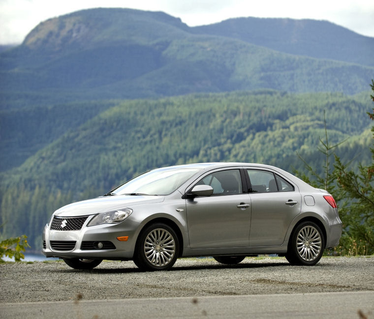 2010 Suzuki Kizashi Picture