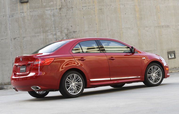 2011 Suzuki Kizashi Sport Picture