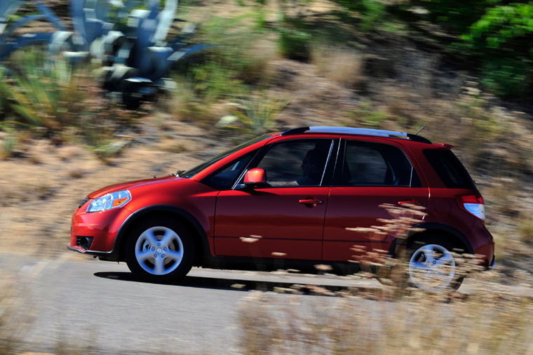 2009 Suzuki Crossover Hatchback Picture