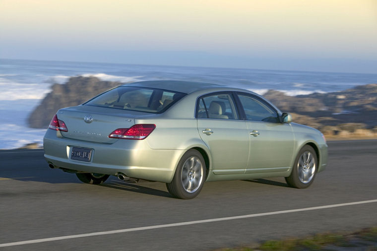 2008 Toyota Avalon XLS Picture