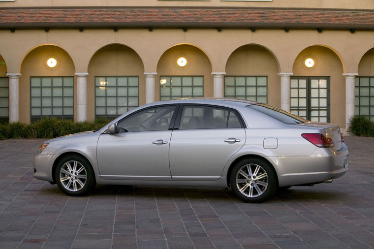 2008 Toyota Avalon Limited Picture