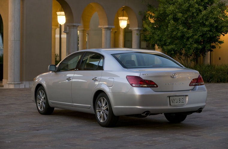 2008 Toyota Avalon Limited Picture