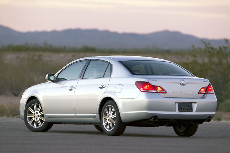 2009 Toyota Avalon Limited Picture