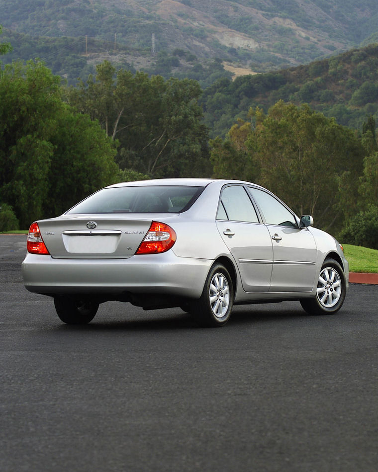 2002 Toyota Camry XLE Picture