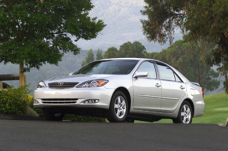 2004 Toyota Camry SE Picture