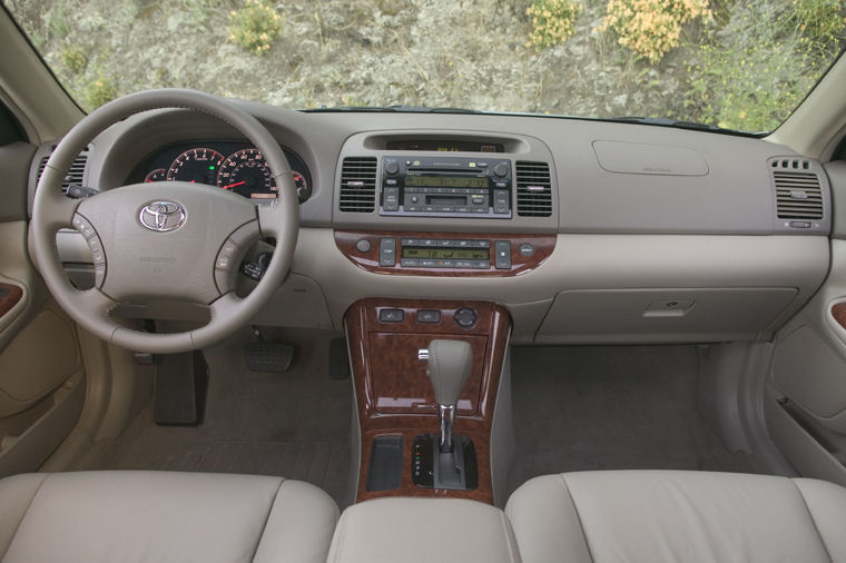 2005 Toyota Camry Xle Cockpit Picture Pic Image