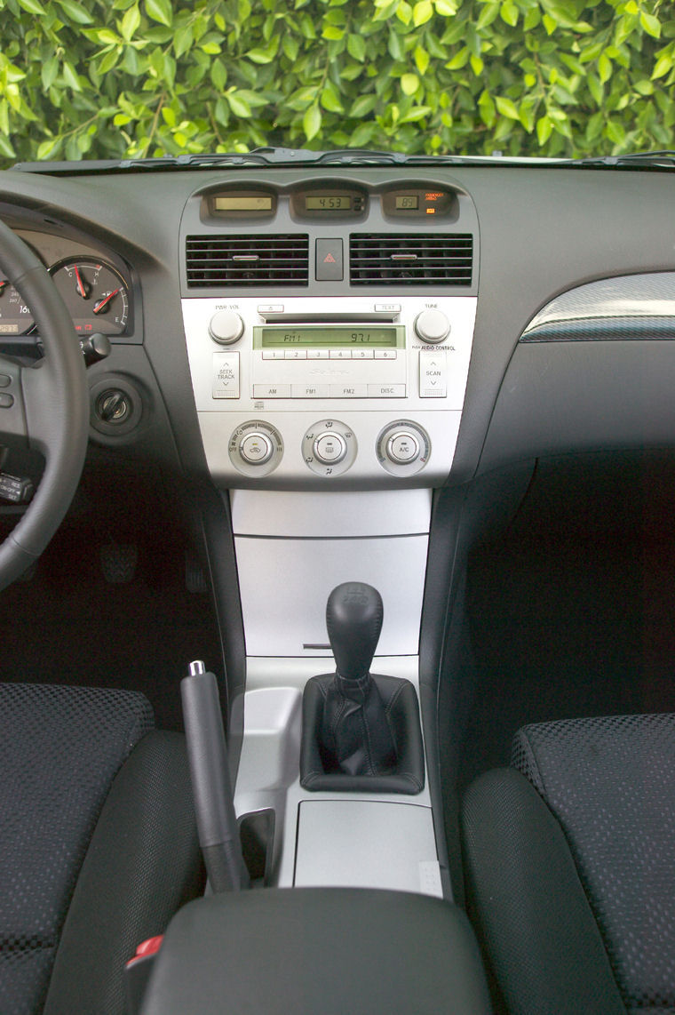 2005 Toyota Camry Solara SLE Center Console Picture